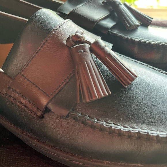 Men’s 8.5 Cole Haan loafers- never worn - Picture 2 of 4